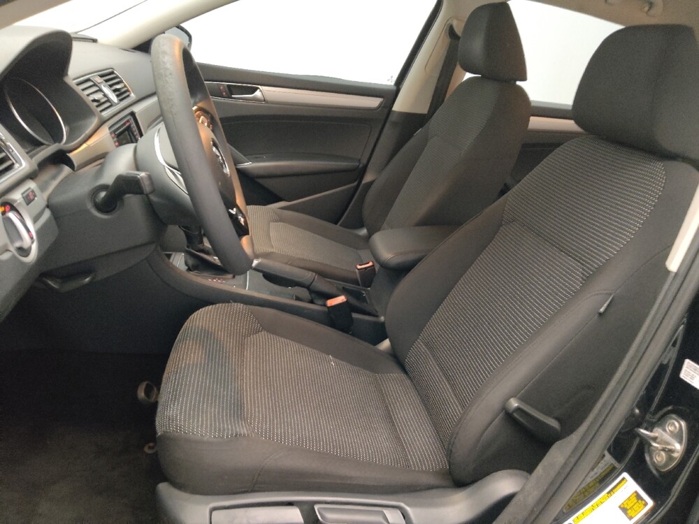 2017 Volkswagen Passat in Stone Mountain, GA 30083 - 18132009 17