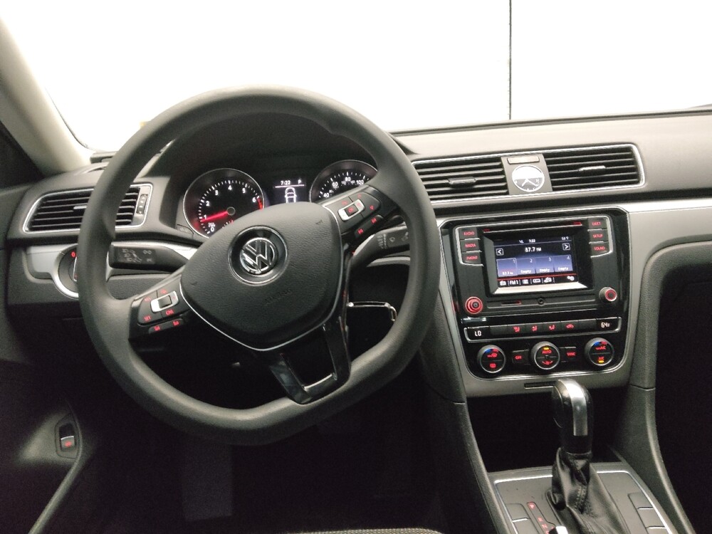 2017 Volkswagen Passat in Stone Mountain, GA 30083 - 18132009 22