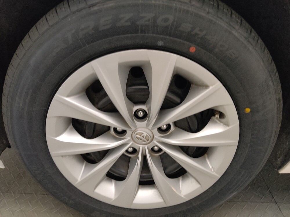 2016 Toyota Camry in Albany, GA 31705 - 18132026 31