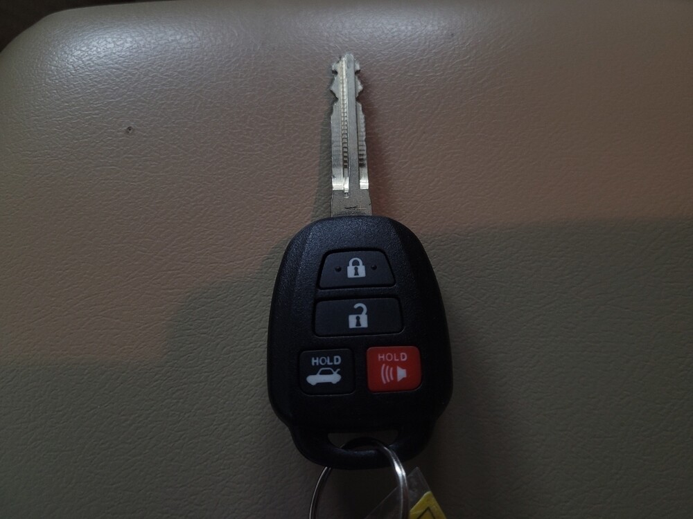 2016 Toyota Camry in Albany, GA 31705 - 18132026 32