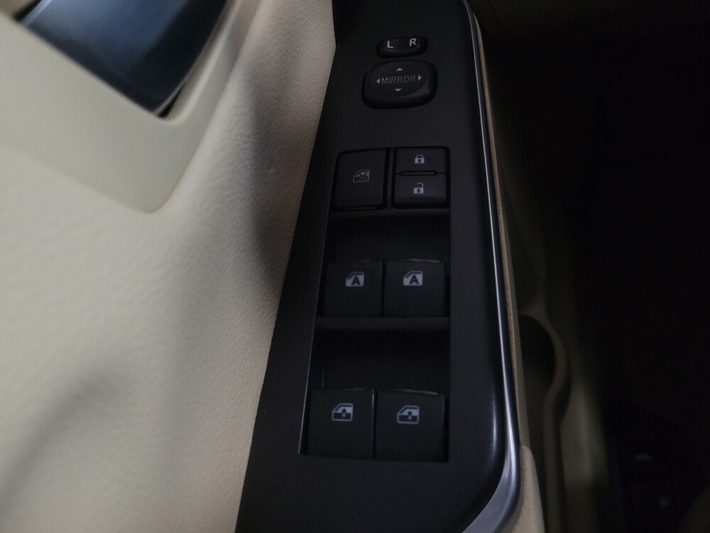 2016 Toyota Camry in Albany, GA 31705 - 18132026 27