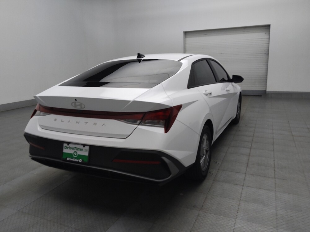 2025 Hyundai Elantra in Stone Mountain, GA 30083 - 18132039 9