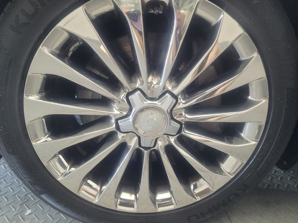 2017 Kia K900 in Jackson, MS 39211 - 18132045 31