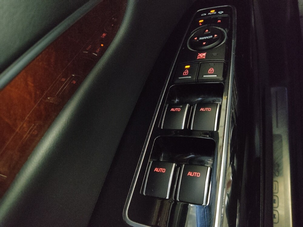 2017 Kia K900 in Jackson, MS 39211 - 18132045 27