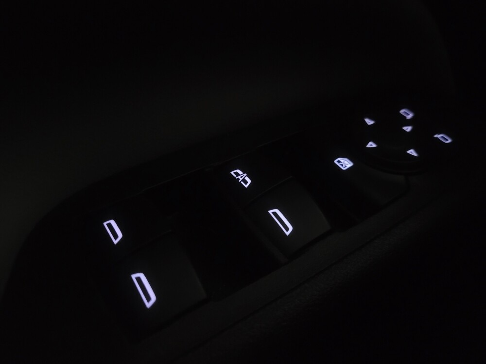 2018 Chevrolet Equinox in Union City, GA 30291 - 18132047 27