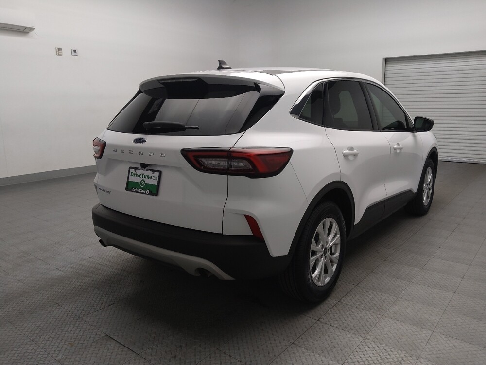 2024 Ford Escape in Fort Worth, TX 76116 - 18132048 9