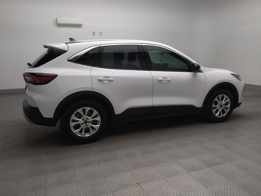 2024 Ford Escape in Fort Worth, TX 76116 - 18132048 10