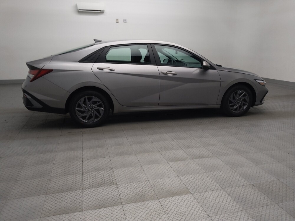 2024 Hyundai Elantra in Arlington, TX 76011 - 18132080 10