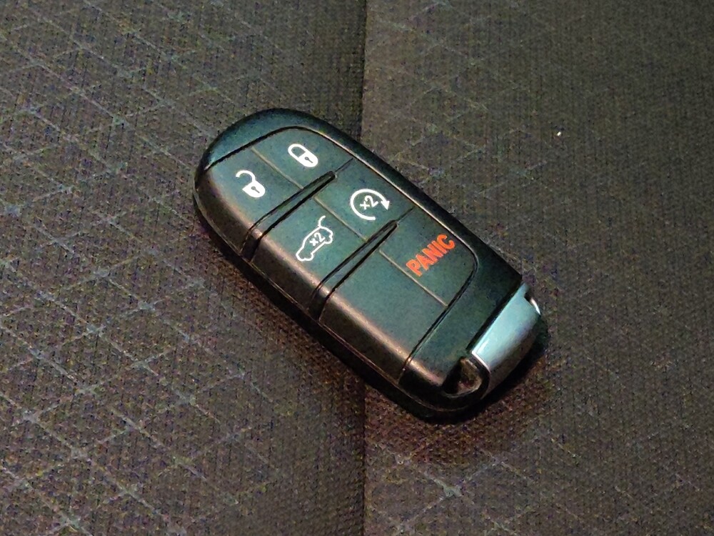 2019 Jeep Grand Cherokee in Glendale, AZ 85301 - 18132087 32