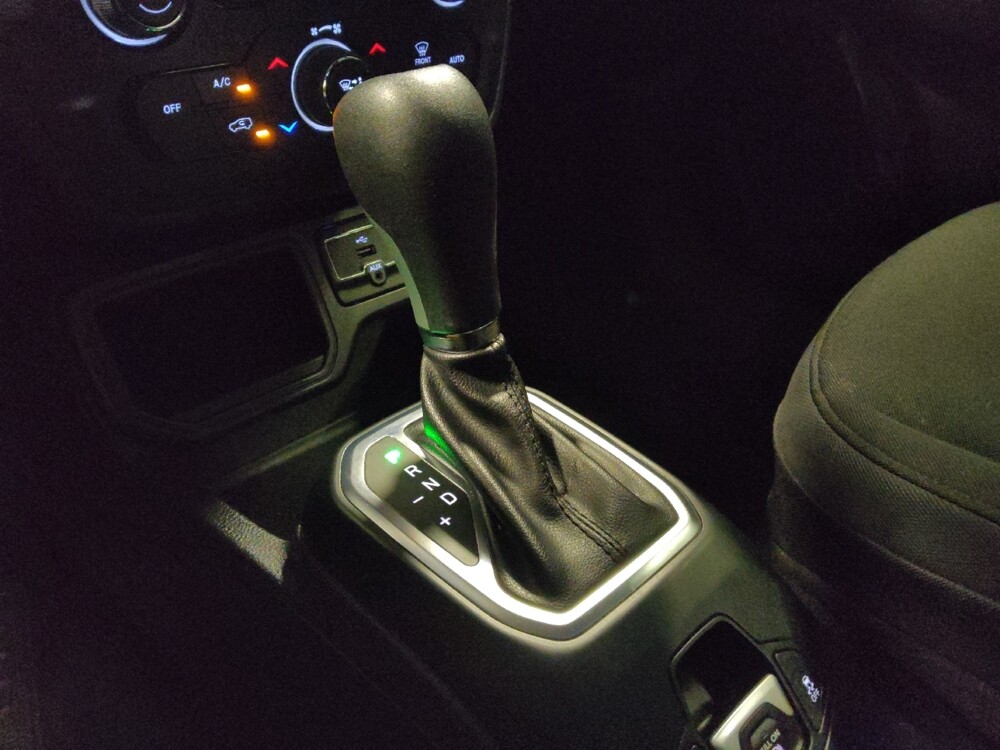 2019 Jeep Renegade in Tucson, AZ 85705 - 18132092 26