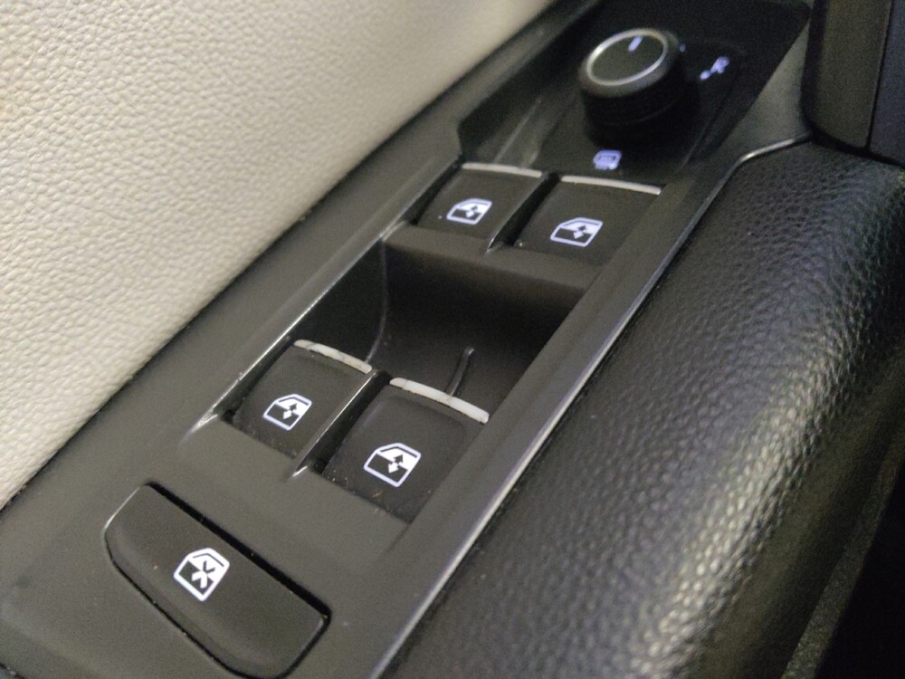 2021 Volkswagen Tiguan in Tucson, AZ 85705 - 18132099 27