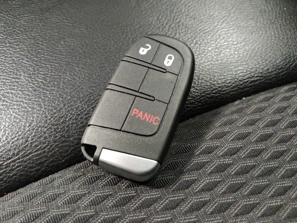 2022 Jeep Compass in Glendale, AZ 85301 - 18132106 32