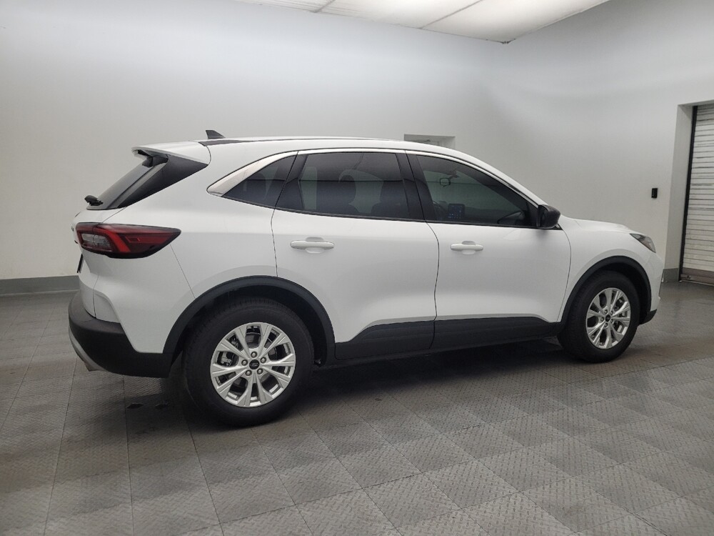 2023 Ford Escape in Tucson, AZ 85705 - 18132109 10