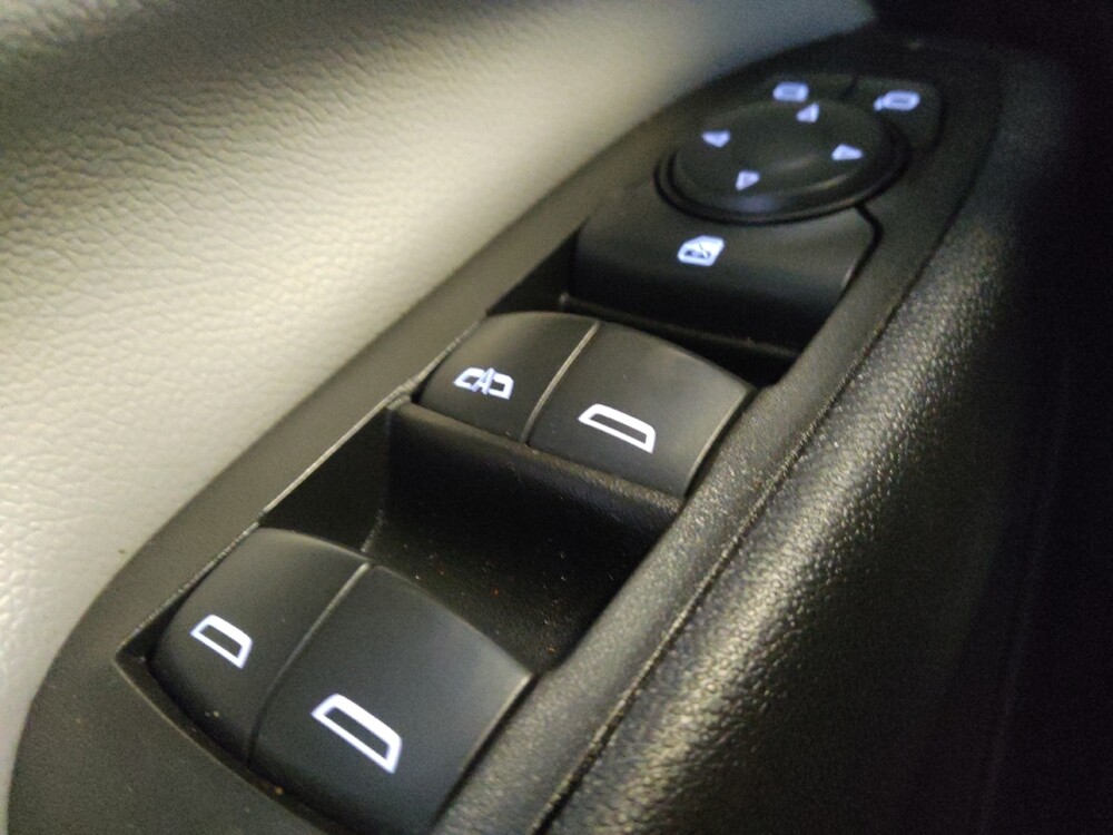 2022 Chevrolet Equinox in Mesa, AZ 85210 - 18132110 27