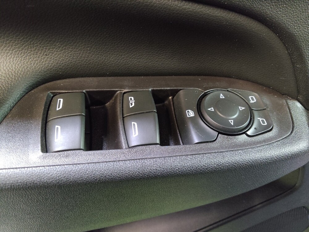 2020 Chevrolet Equinox in Knoxville, TN 37923 - 18132122 27