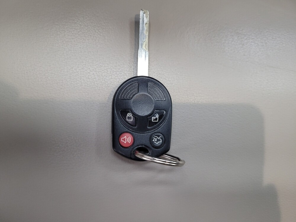 2018 Ford Escape in Las Vegas, NV 89102 - 18132124 32