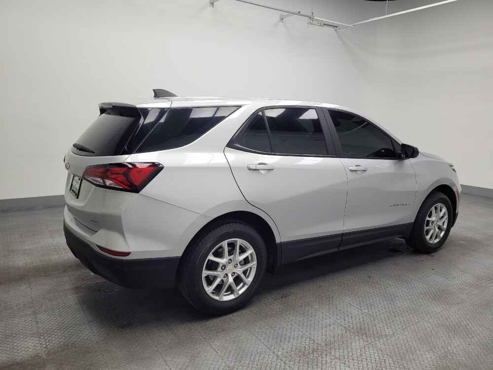 2022 Chevrolet Equinox in Las Vegas, NV 89104 - 18132133 10