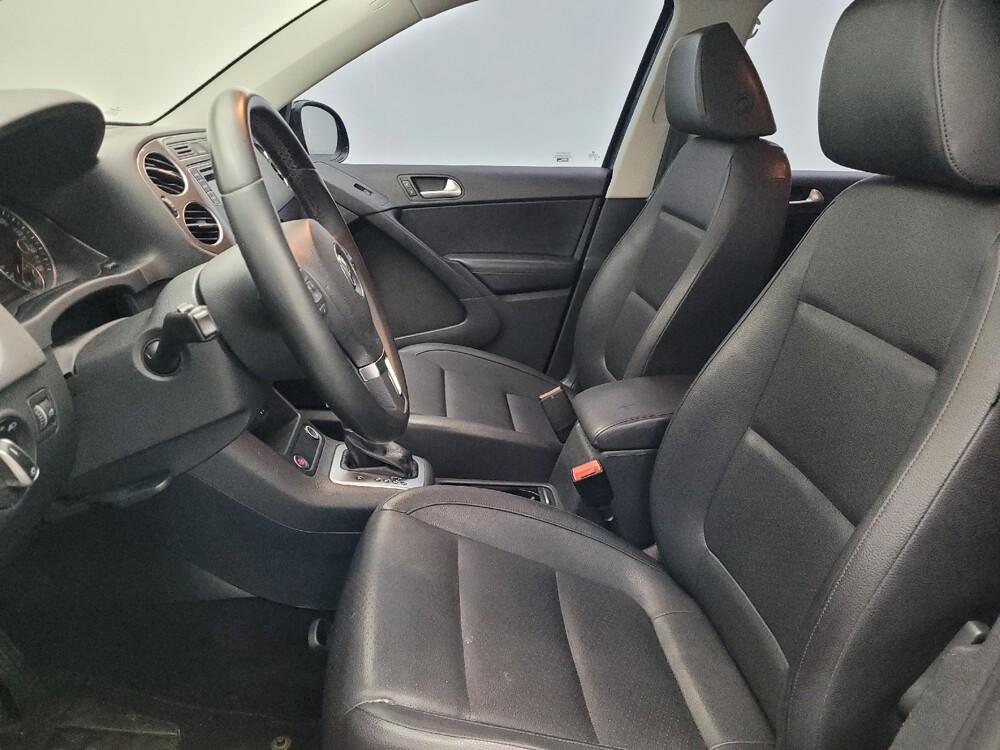 2016 Volkswagen Tiguan in Jacksonville, FL 32225 - 18132138 17