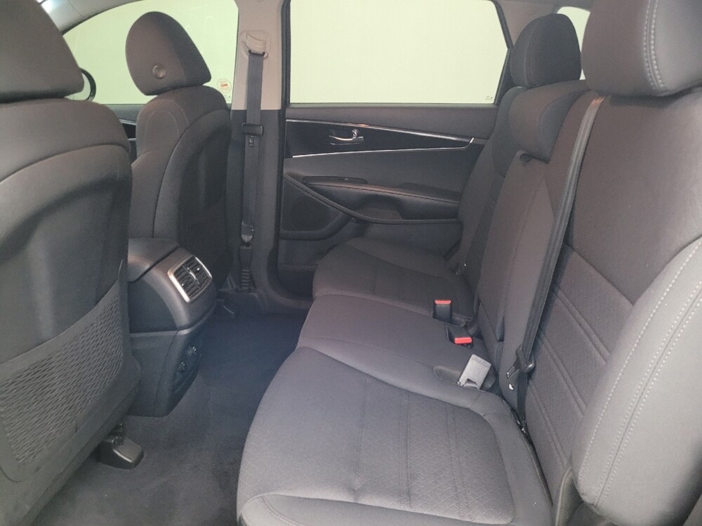 2020 Kia Sorento in Lauderdale Lakes, FL 33313 - 18132141 18