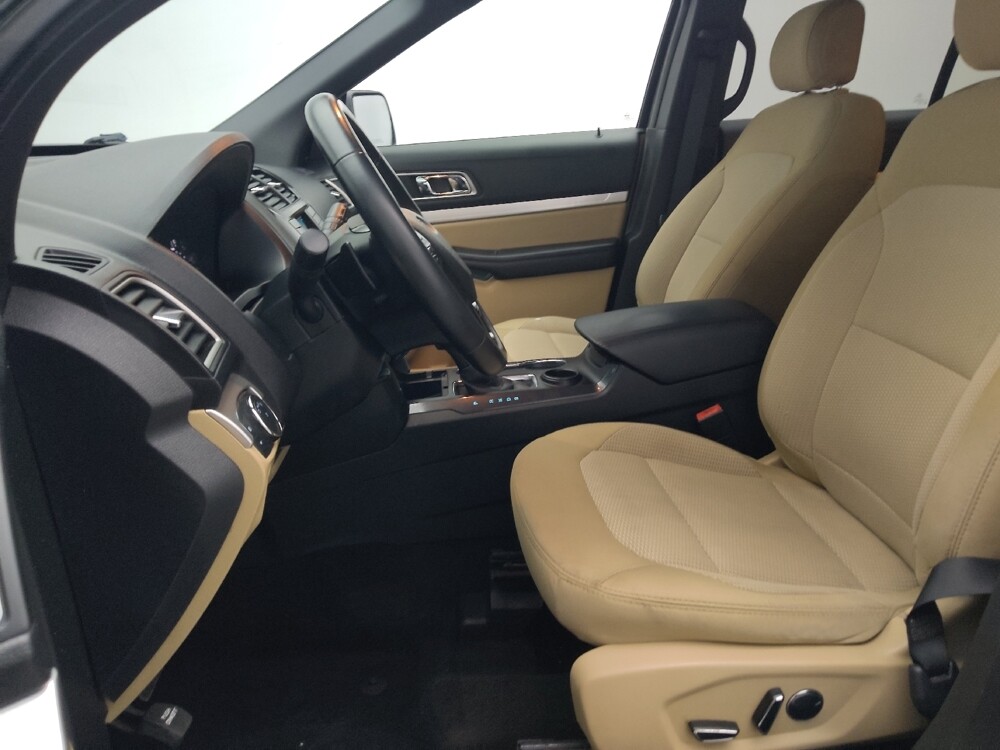 2017 Ford Explorer in Ocala, FL 34471 - 18132143 17
