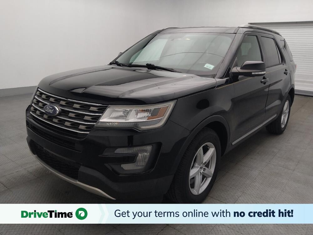 2017 Ford Explorer in Ocala, FL 34471 - 18132143