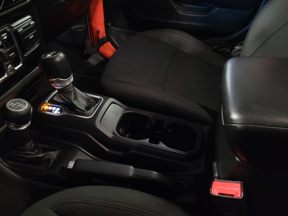 2019 Jeep Wrangler in Jacksonville, FL 32210 - 18132149 26