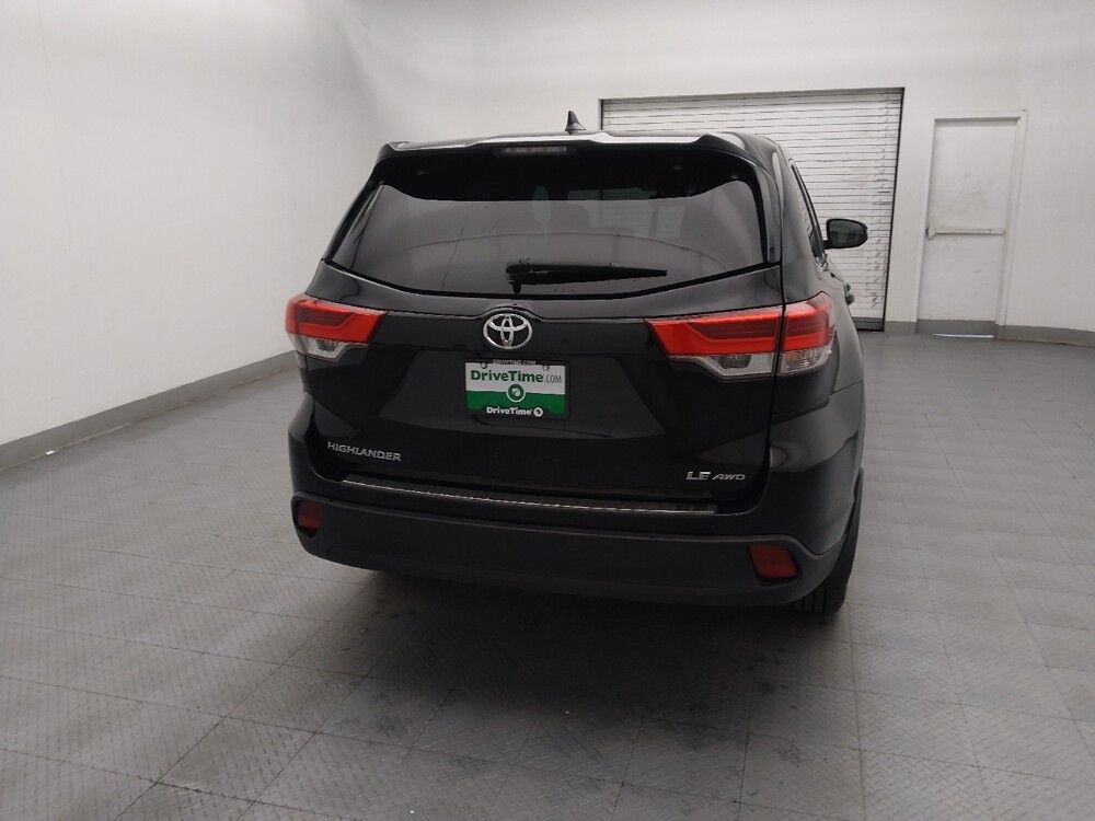 2018 Toyota Highlander in Greenville, SC 29607 - 18132187 7