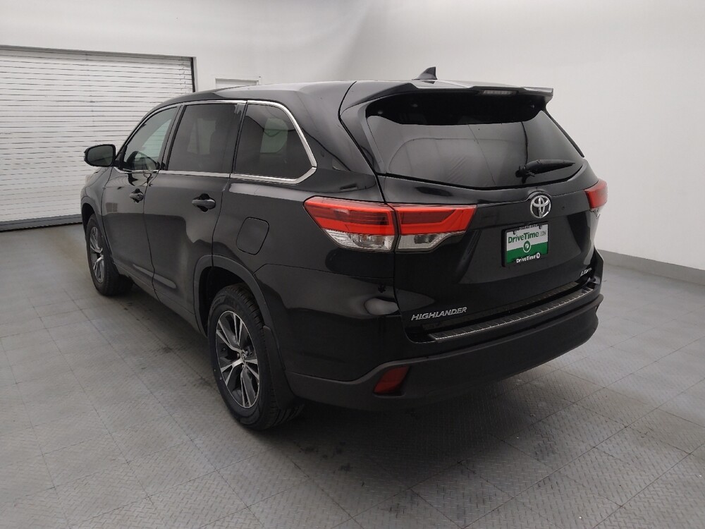 2018 Toyota Highlander in Greenville, SC 29607 - 18132187 5