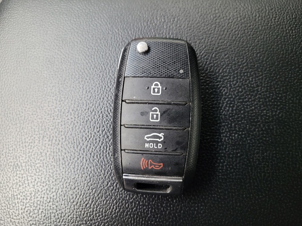 2018 Kia Optima in Memphis, TN 38115 - 18132270 32