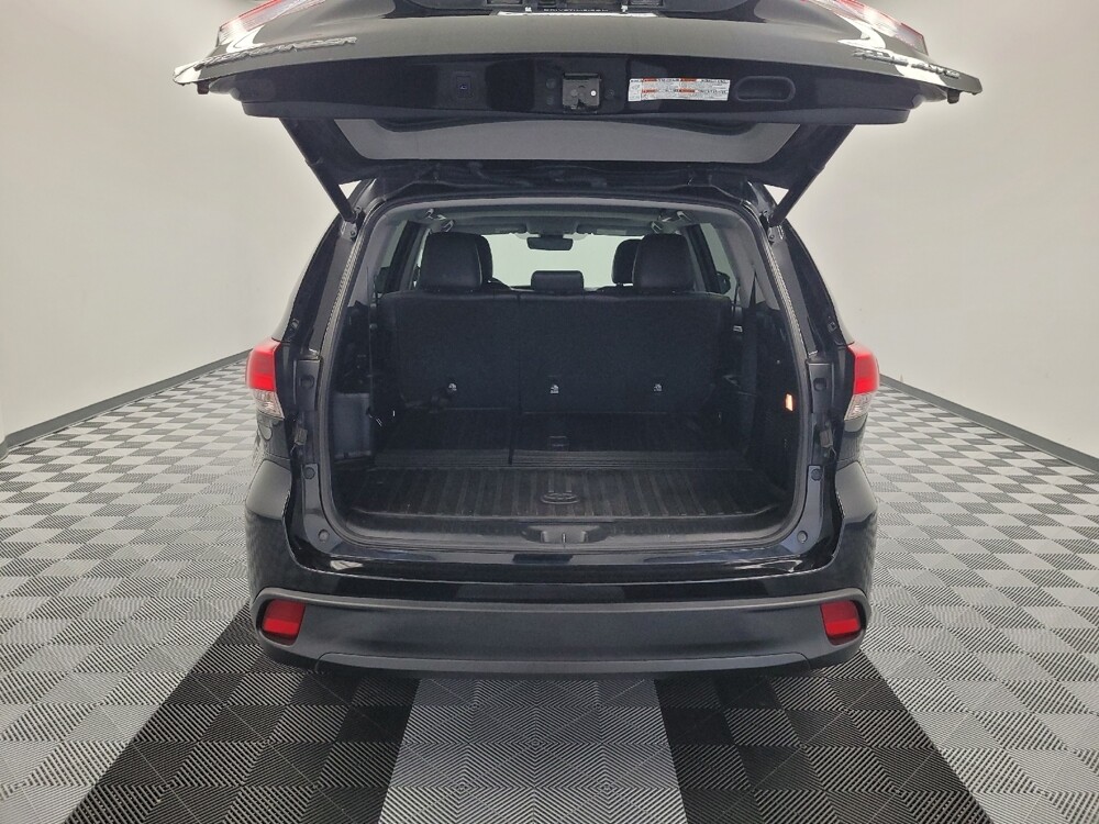 2019 Toyota Highlander in Houston, TX 77034 - 18132308 29