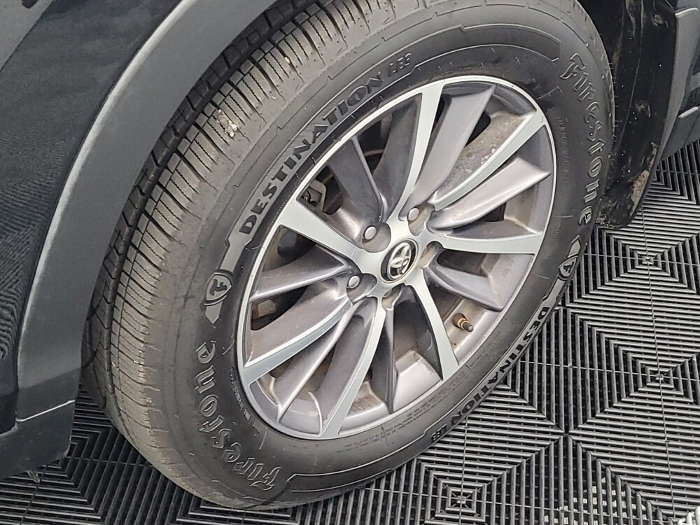 2019 Toyota Highlander in Houston, TX 77034 - 18132308 31