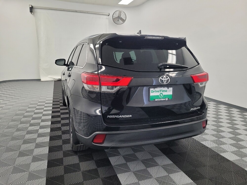 2019 Toyota Highlander in Houston, TX 77034 - 18132308 6