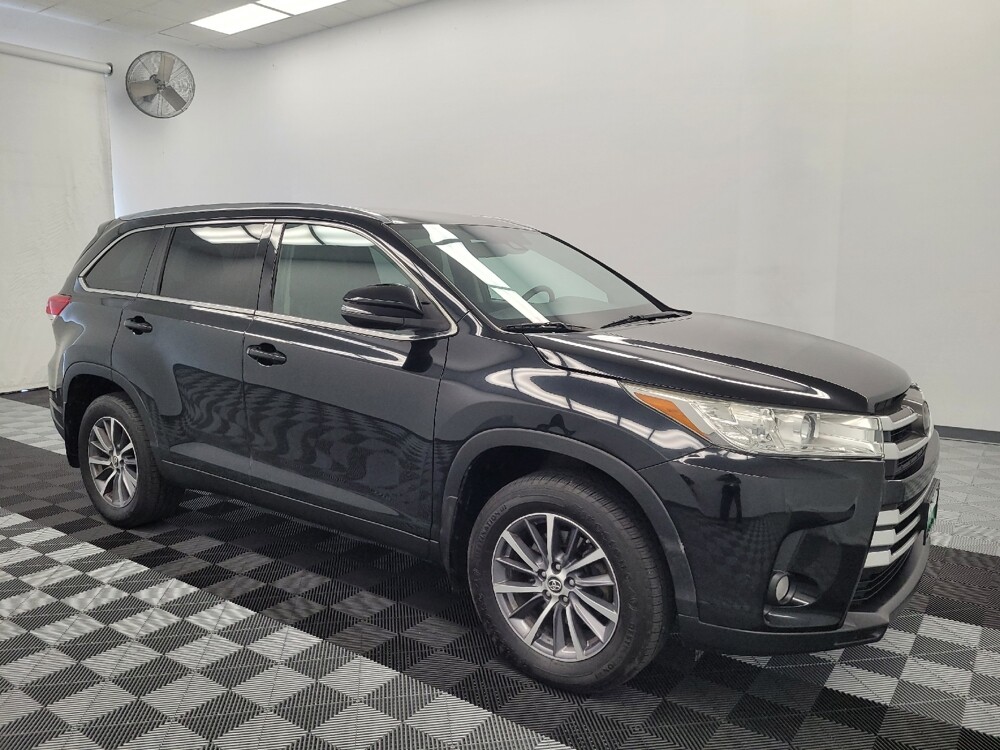 2019 Toyota Highlander in Houston, TX 77034 - 18132308 11