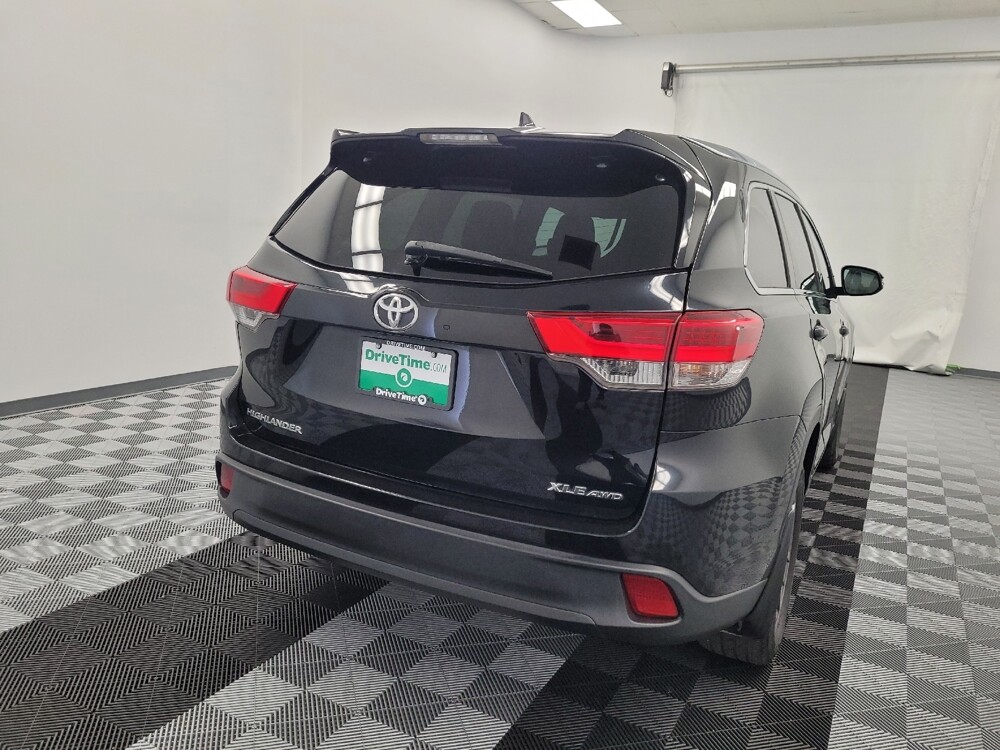 2019 Toyota Highlander in Houston, TX 77034 - 18132308 7
