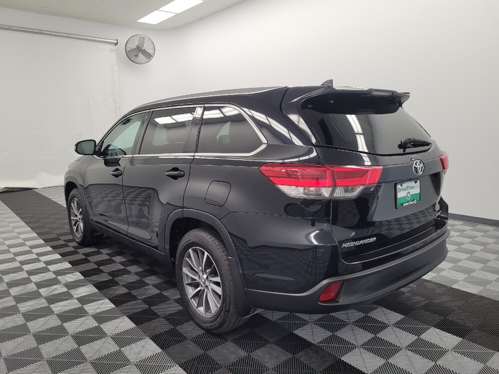 2019 Toyota Highlander in Houston, TX 77034 - 18132308 5