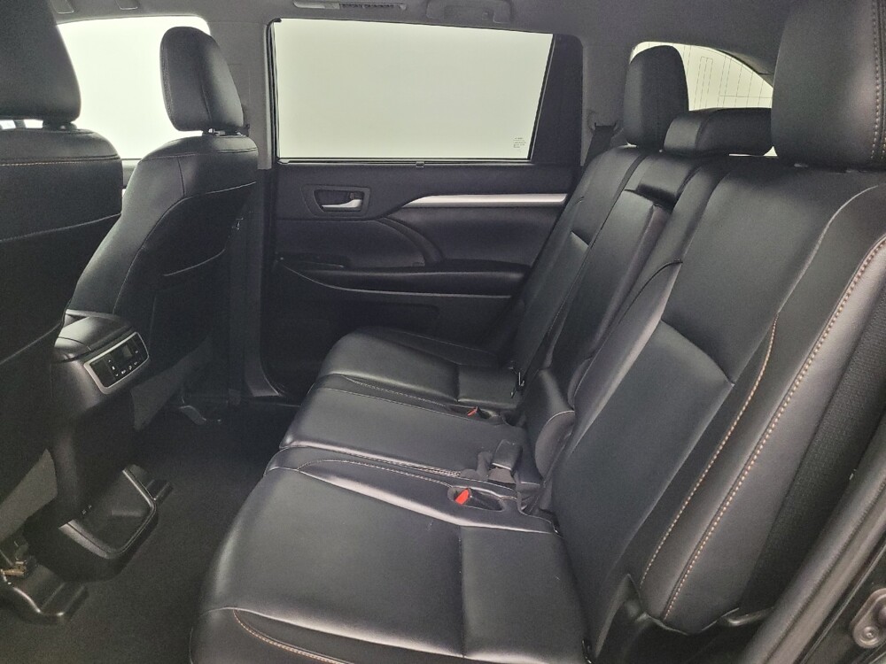 2019 Toyota Highlander in Houston, TX 77034 - 18132308 18