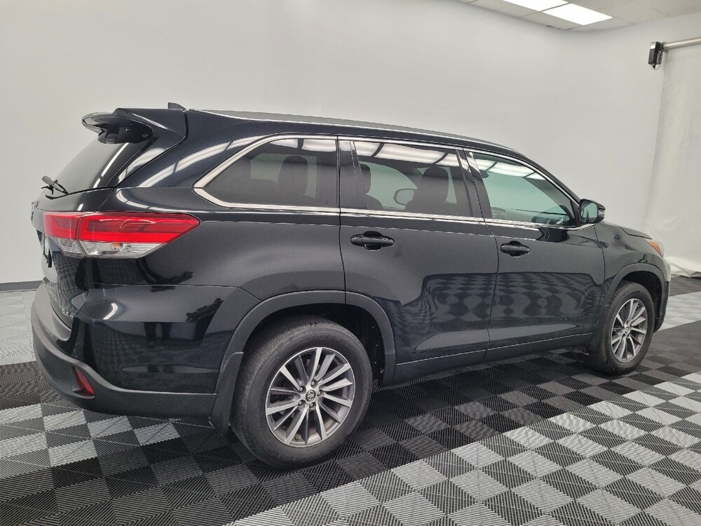 2019 Toyota Highlander in Houston, TX 77034 - 18132308 10