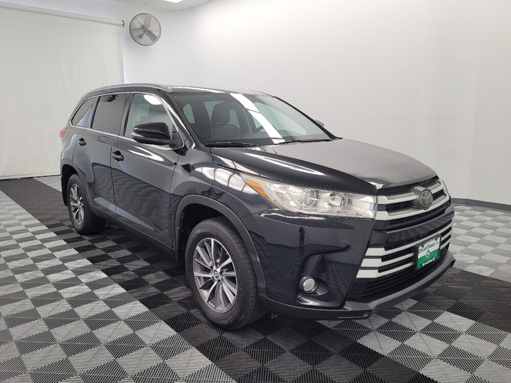2019 Toyota Highlander in Houston, TX 77034 - 18132308 13