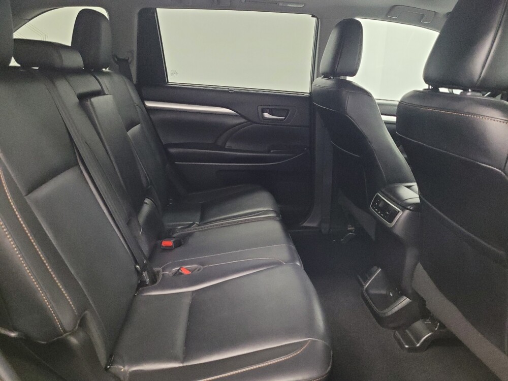 2019 Toyota Highlander in Houston, TX 77034 - 18132308 19