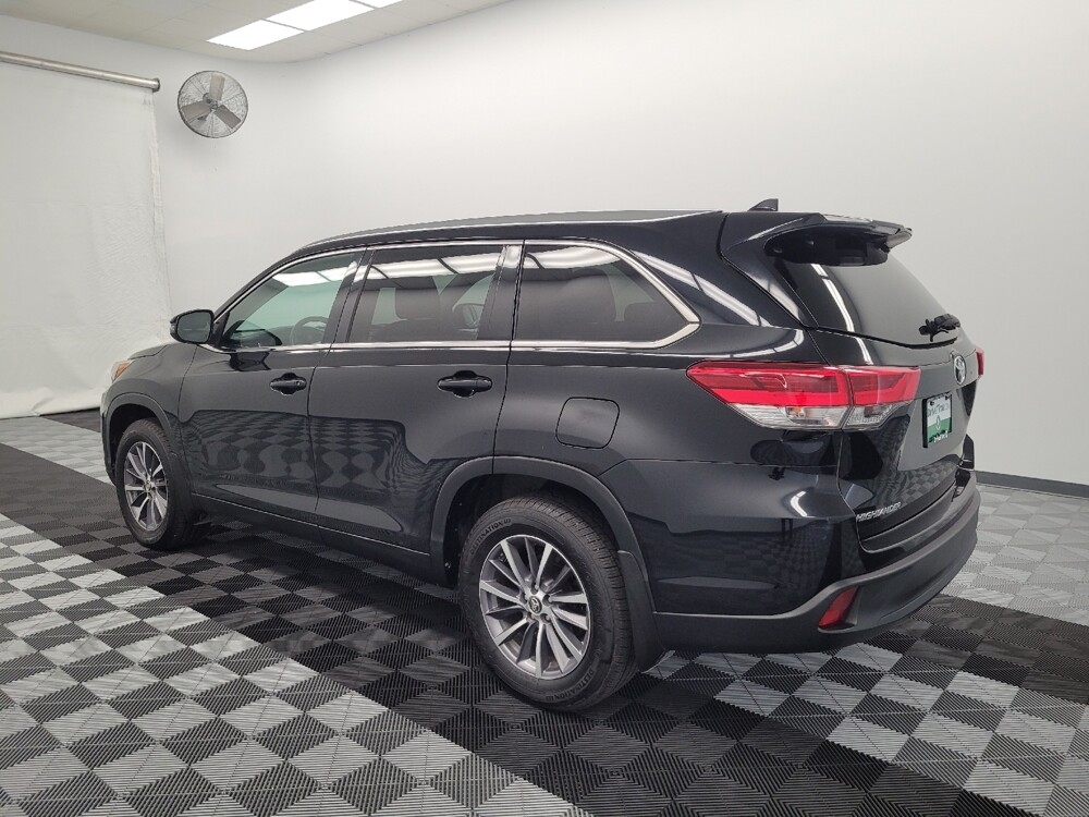 2019 Toyota Highlander in Houston, TX 77034 - 18132308 3
