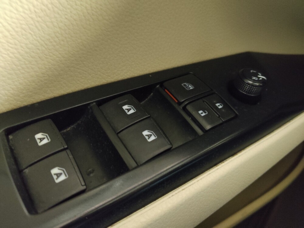 2020 Toyota Camry in Metairie, LA 70006 - 18132317 27