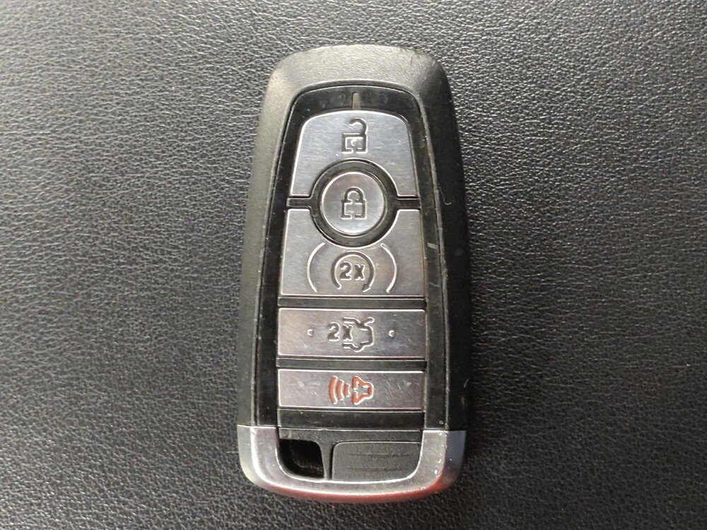 2018 Ford Edge in Houston, TX 77060 - 18132320 32