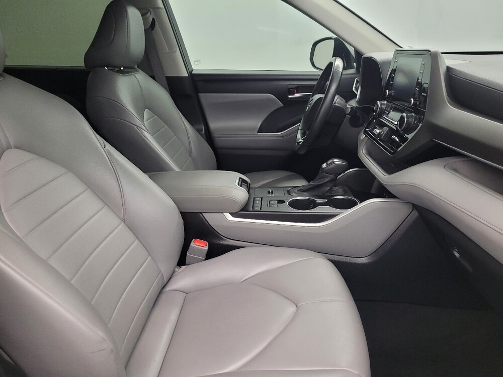 2021 Toyota Highlander in Houston, TX 77034 - 18132324 21