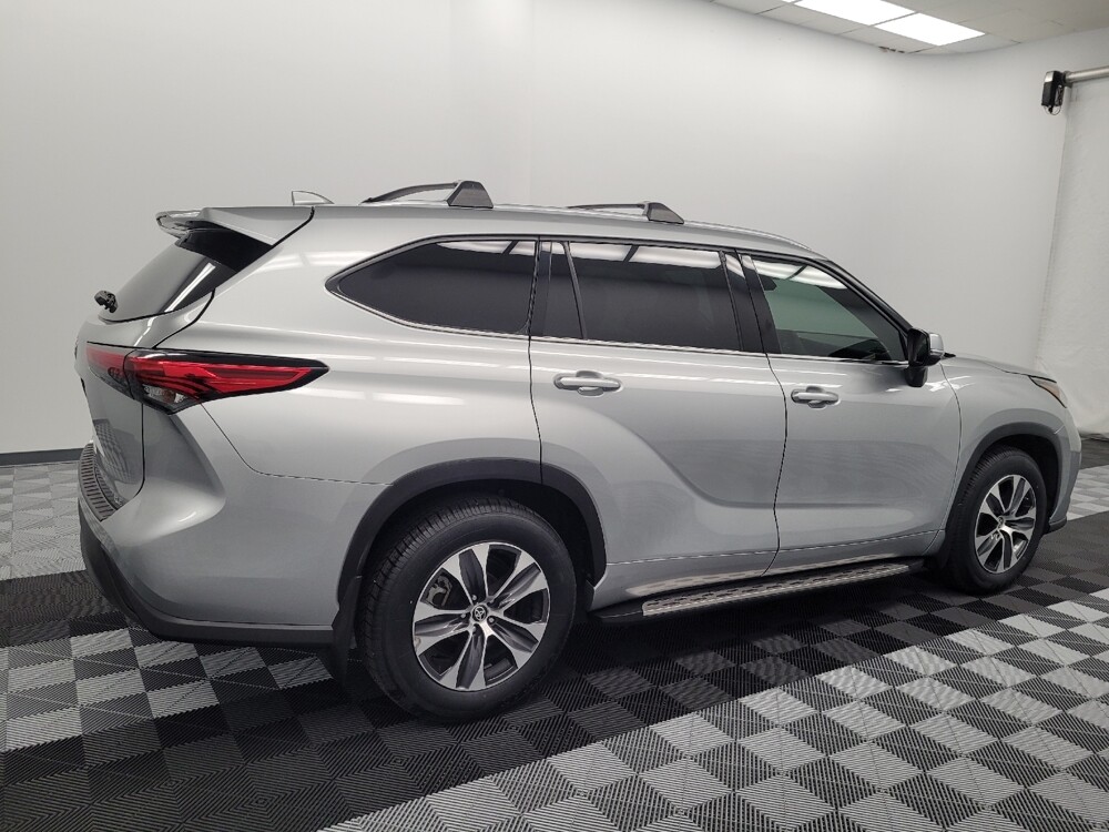 2021 Toyota Highlander in Houston, TX 77034 - 18132324 10
