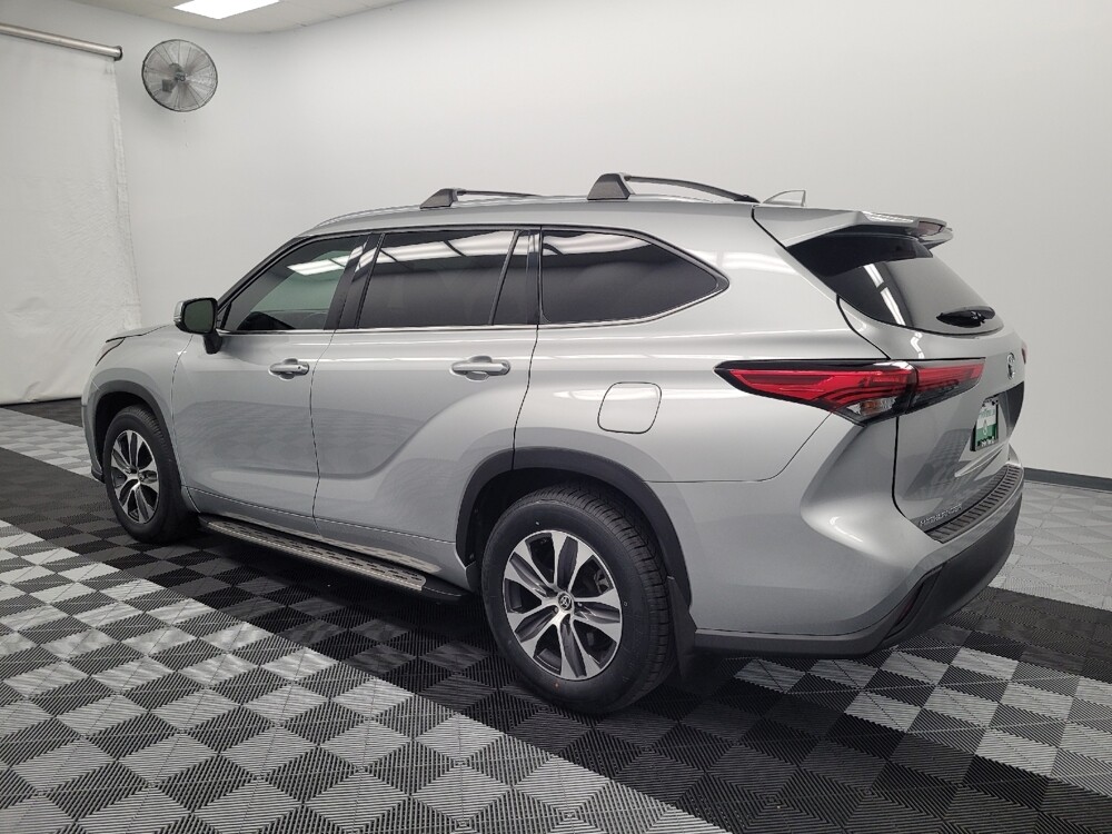 2021 Toyota Highlander in Houston, TX 77034 - 18132324 3