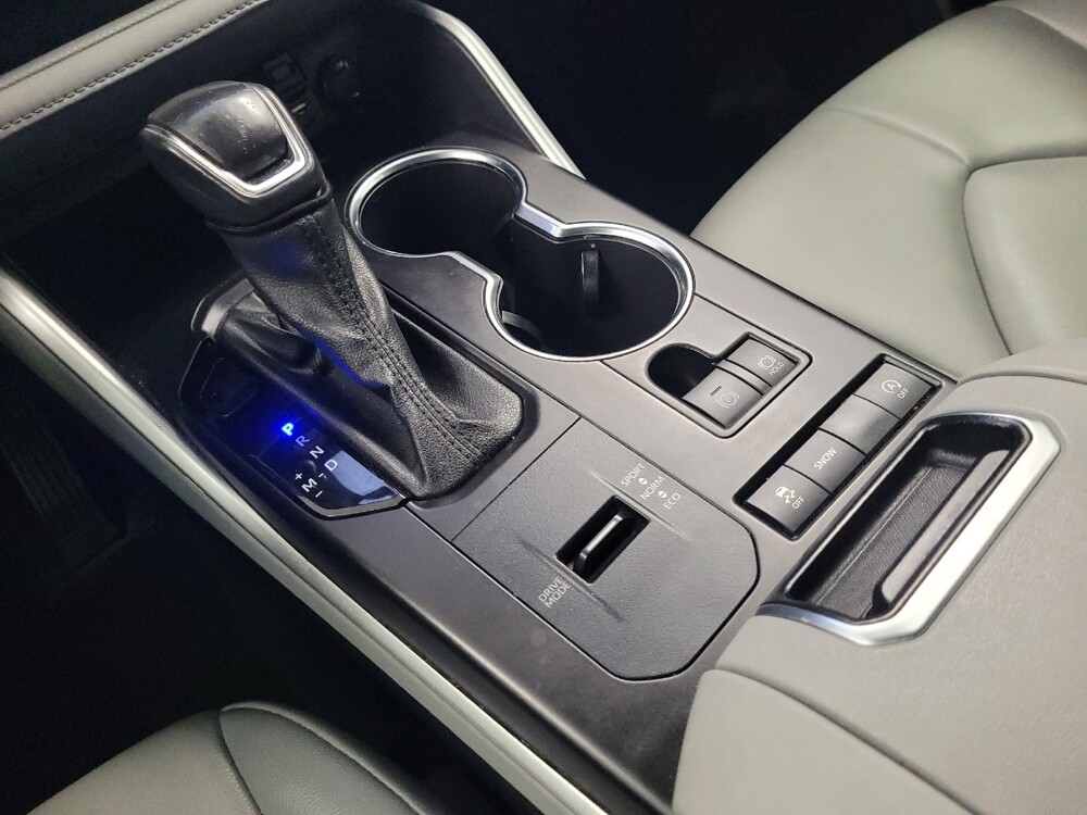 2021 Toyota Highlander in Houston, TX 77034 - 18132324 26