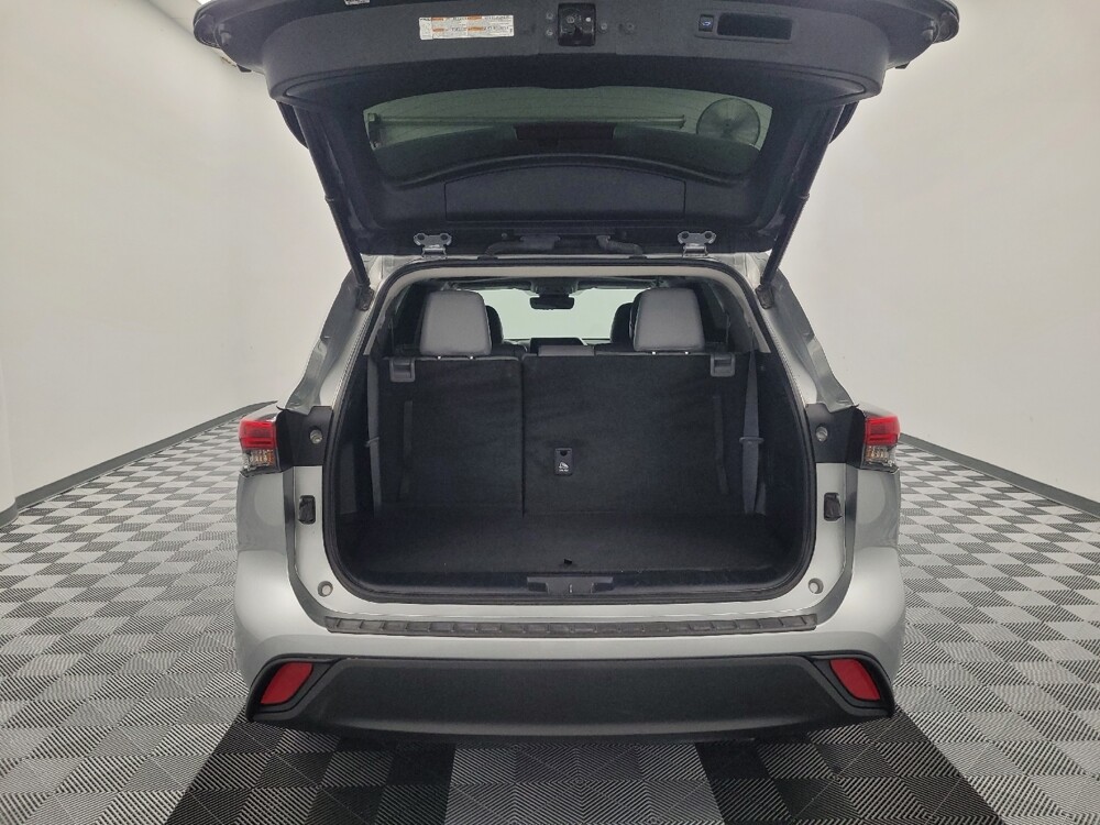 2021 Toyota Highlander in Houston, TX 77034 - 18132324 29