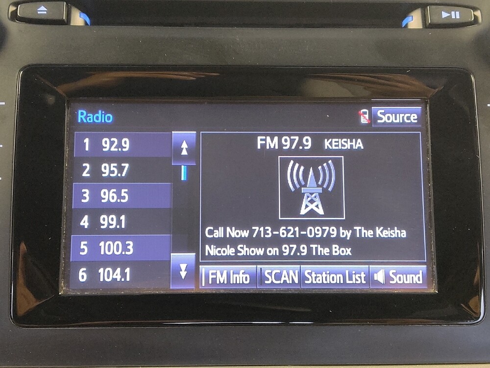 2019 Toyota Highlander in Live Oak, TX 78233 - 18132327 25