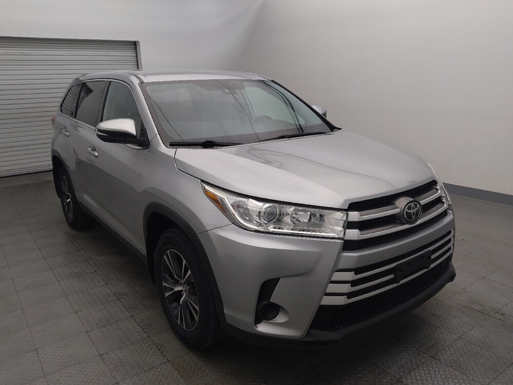 2019 Toyota Highlander in Live Oak, TX 78233 - 18132327 13