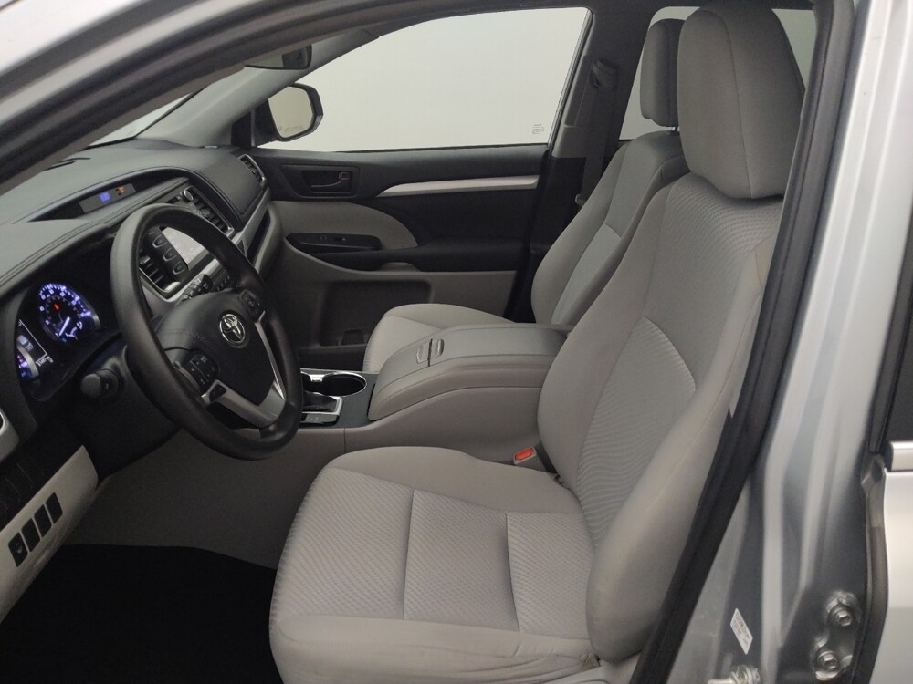 2019 Toyota Highlander in Live Oak, TX 78233 - 18132327 17